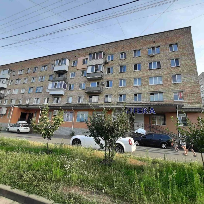 Продам 4-ком квартиру г. Вишневое ул. Балукова 1, общ. 60 м2, этаж 2 - фото 1