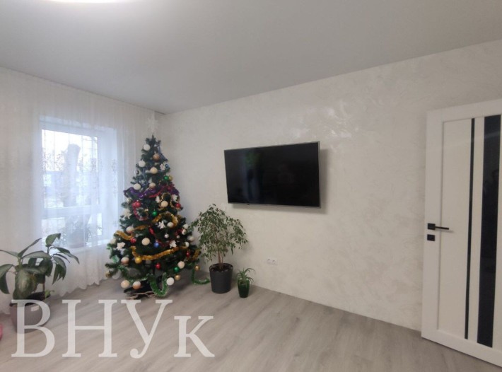 Продам 2 кімнатну квартиру з ремонтом - фото 1