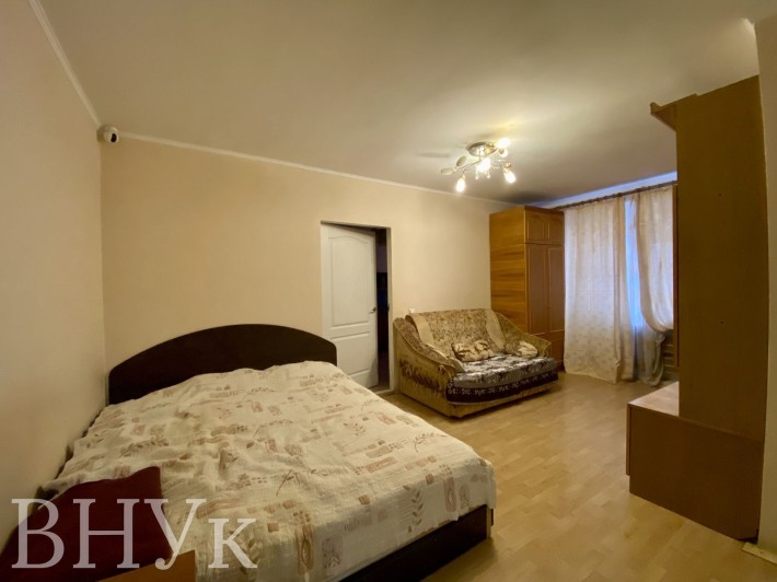 Продам квартиру в центрі - фото 1