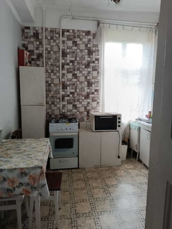 Терміново  3-к 68м2  Алматинська,97/1, (М) Чернігівська. - фото 1