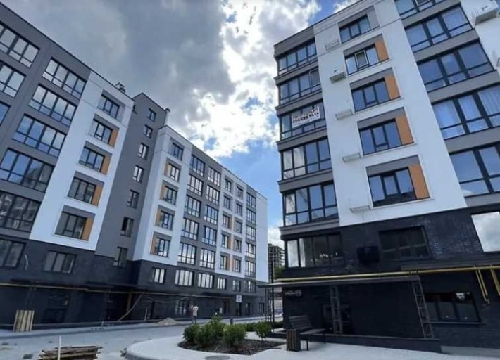 Продаж 1к квартири 41 кв. м., ЖК Родинний маєток - фото 1