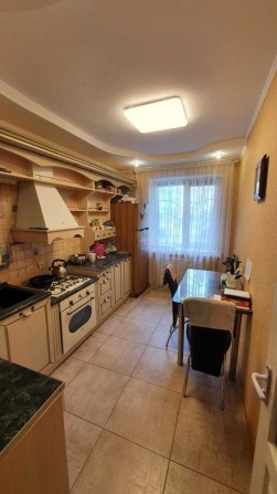 Продам 4 х ком квартиру с РЕМОНТОМ ж/м Приднепровск - фото 1