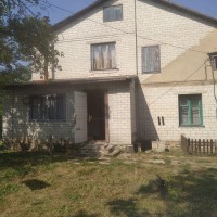 Продається пів будинку в хорошеві біля школи Житомир