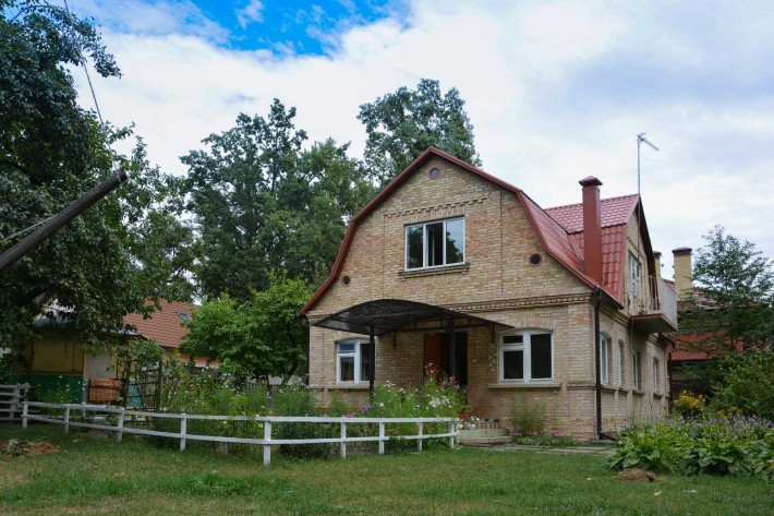 Продаж двоповерхового цегляного будинку в курортному селищі Ворзель. - фото 1