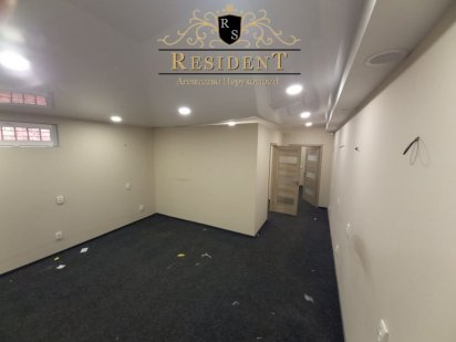 Офіс в центрі (Яворницького верх) 1 поверх з окремим входом (прохчерез калітку) Днепр