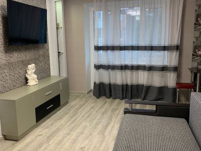 Двухкімнатна квартира з євроремонтом подобово Глухів