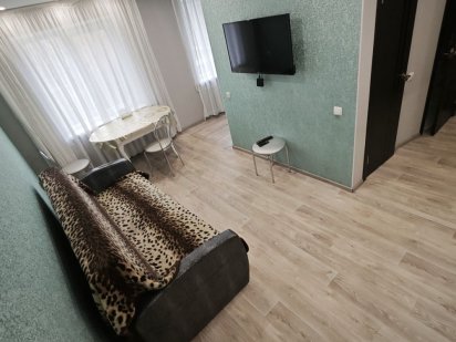 По суточно. Сдам 2-х, 3-х комнатную , в районе самолета