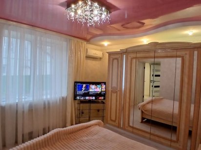 Здається ПОДОБОВО БУДИНОЧОК в ЦЕНТРІ міста по СТЕПАНА Бандери !!! Кам'янець-Подільський