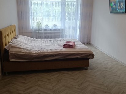 Квартира подобово Лозовая