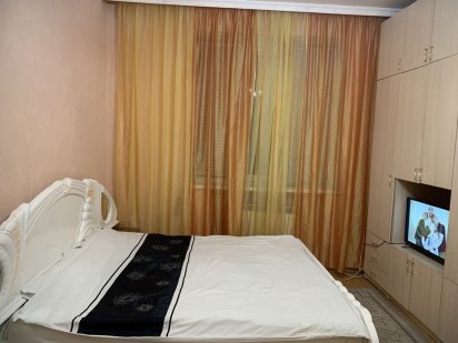 Здам 1 км квартиру   погодинно,  подобово. Включене опалення. Стрый