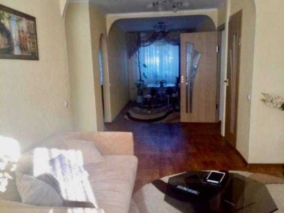 Подобово 4-кімнатна квартира Южноукраїнськ