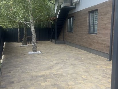 Здаються апартаментии , будинок в Луцьку , баня подобово , погодинно . Луцк