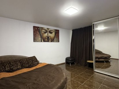 Сдам квартиру посуточно почасово в центре  города на Соборной площади Черновцы