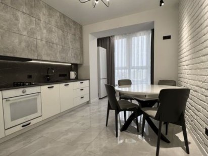 Подобово 2-х кімнатна кавартира,світло є 24/7. Черновцы