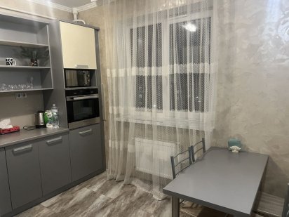 Квартира біля обласної лікарні автовокзалу, Арена, новобуд погодинно Рівне