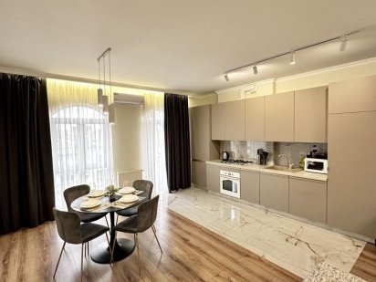 Апартаменти/квартира - велика студія біля обласної лікарні Ужгород