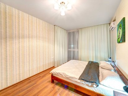 Посуточно 2к квартира. ул. Предславинская, 57. м. Лыбедская Киев