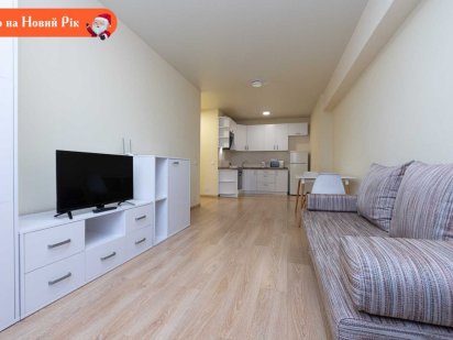 Подобово - простора і комфортна двокімнатна квартира біля метро. Киев