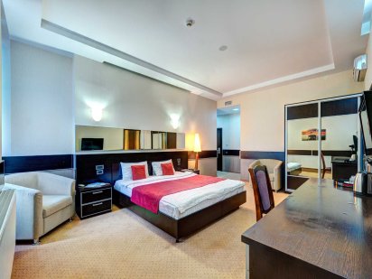 Апартаменты посуточно Голосеевский р-н (2км от м. Теремки) Київ