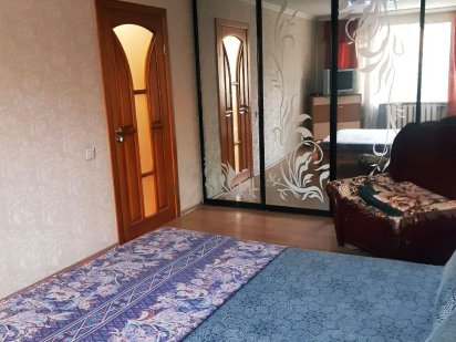 Сдам квартиру посуточно, на Космосе.. Рядом Варус и Обл.больница