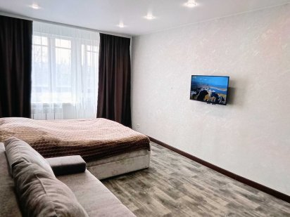 Здам ВАУ!!Квартиру в центрі  зручна Локація.вул Шкільна,Малий квартира