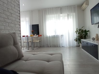 Светлая и уютная квартира в районе парка Глобы,рядом госпиталь Днепр