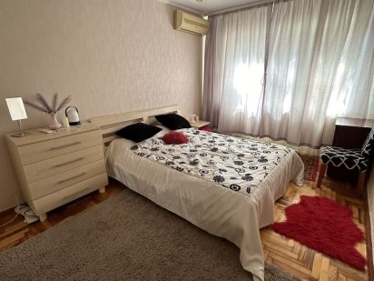 Сдам посуточно квартиру центр города район малый рынок