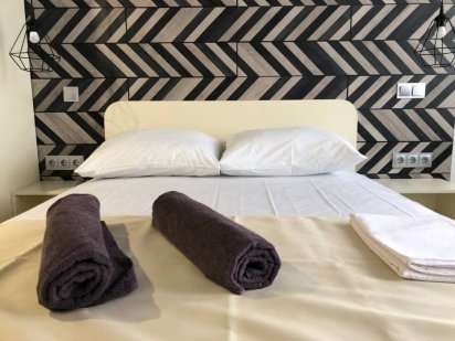 Здам напряму подобово/потижнево Люкс студію в Лофт стилі, біля лікарні Дніпро