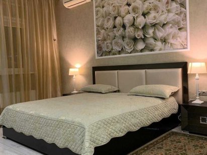 Сегодня ещё свободна, звоните. В центре. Рядом Деребасовска Одеса