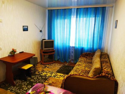 Понедельно по 425! Квартира в центре на Аллее роз! 5-я и 6-я больница!