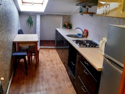 В центрі Затишна квартира-мансарда, біля ж/д вокзалу Одесса