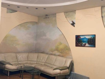 Квартира посуточно у метро Дворец Спорта, раздельные комнаты Харків