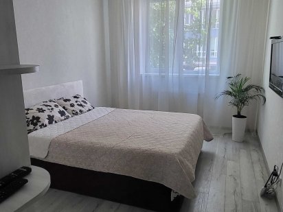 Квартира(1 поверх) подобово Петропавлівська борщагівка ЖК"Львівський" Петропавловская Борщаговка