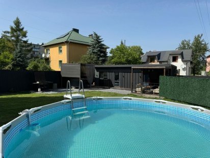 Подобова оренда будинку з басейном у Львові вул. Медової Печери Львов