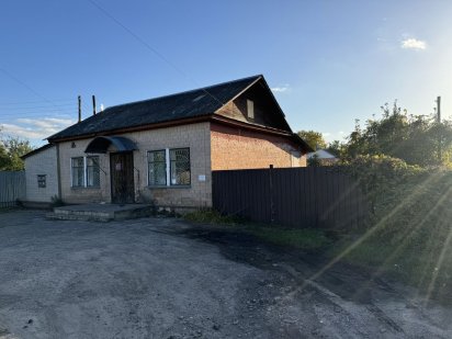 Продам  здам в аренду магазин загальна площа 135 м2 Глухов