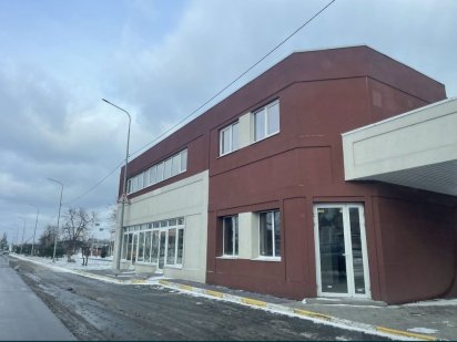 Фасад ! Дуже прохідне місце  по центральній вулиці з орендарями Гостомель