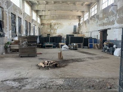 продам приміщеня міханичноі майстерні Кам'янець-Подільський