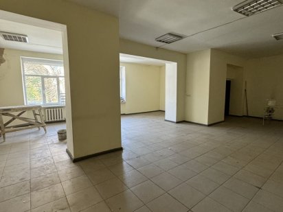 Продається комерційне приміщення в центрі міста Кам'янець-Подільський