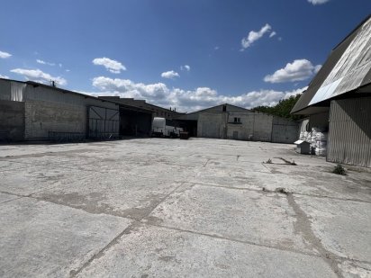 Продам комерційні приміщення. Кам'янець-Подільський