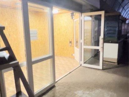 Контейнер, ларьок, маф,  на Варшавському ринку. Киверцы