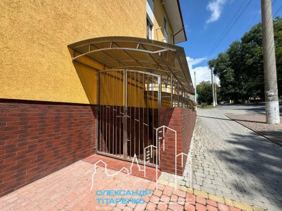 Велике приміщення із хорошою локацією Кам'янець-Подільський