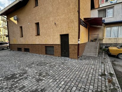 Продам комерційне приміщення Кам'янець-Подільський