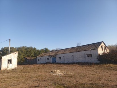 Продам приміщення та землю Коростень