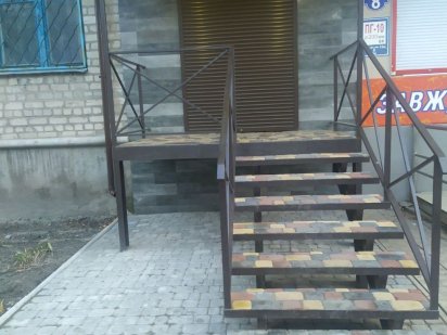 Продам комерційну нерухомість в м.Лозова Харківська обл. Лозовая