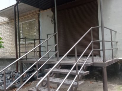 Продам приміщення в місті Лозова на 1 м-ні Лозовая