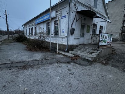 Продам комерційну нерухомість в м Лозова Лозовая