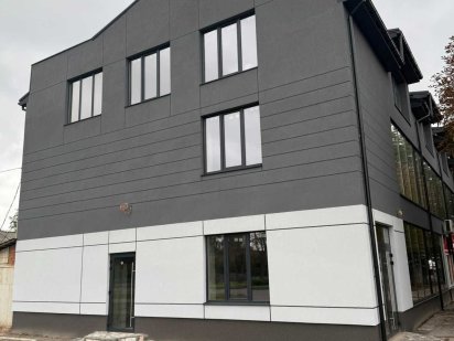 Приміщення фабрична 1 .(800м2)+поруч подвіря Лубни