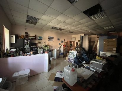 Продам приміщення в центрі з туалетом Лубны