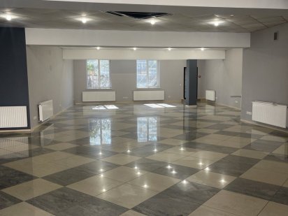 Продається приміщення 300 кв.в центрі міста Мукачево