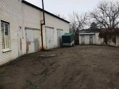 СТО на 4-ре бокса с помещением под авто магазин в центре города.